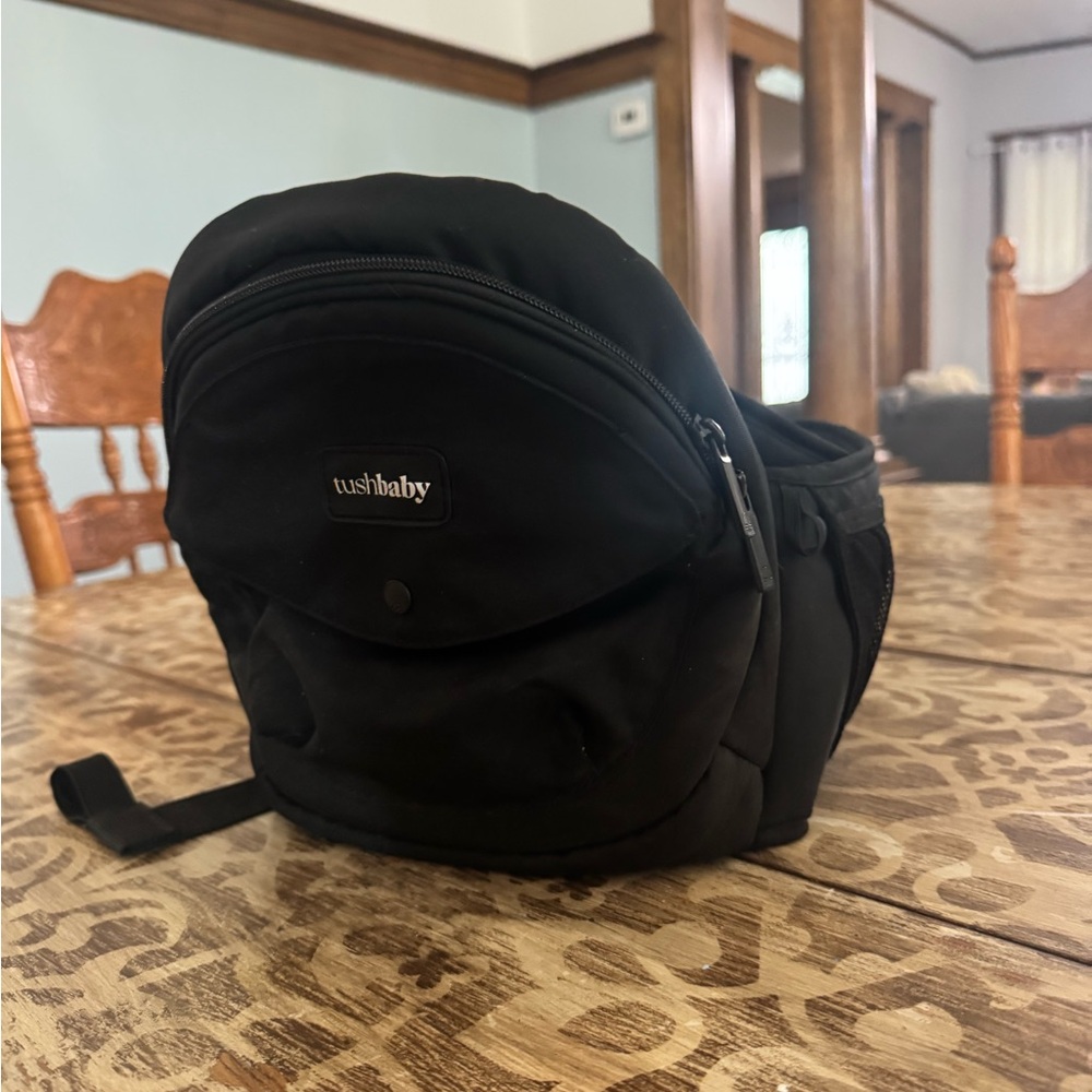 Black TushBaby Bag